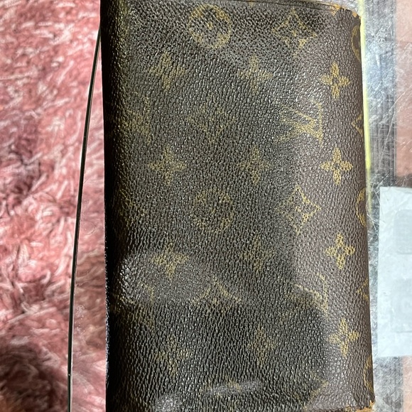 VINTAGE 90’s LOUIS VUITTON Monogram wallet. - Picture 7 of 13